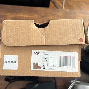 UGG Keelan size 6 toddler boots
